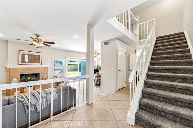 18202 Foss Lane, Huntington Beach CA: https://media.crmls.org/medias/b1d7d92f-01ee-4043-9d5e-00ad98cf069d.jpg