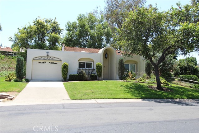 5385 Paseo Del Lago W, Laguna Woods CA: https://media.crmls.org/medias/b1d82fd5-ad4e-41bc-92b6-dcc8c95dc99f.jpg