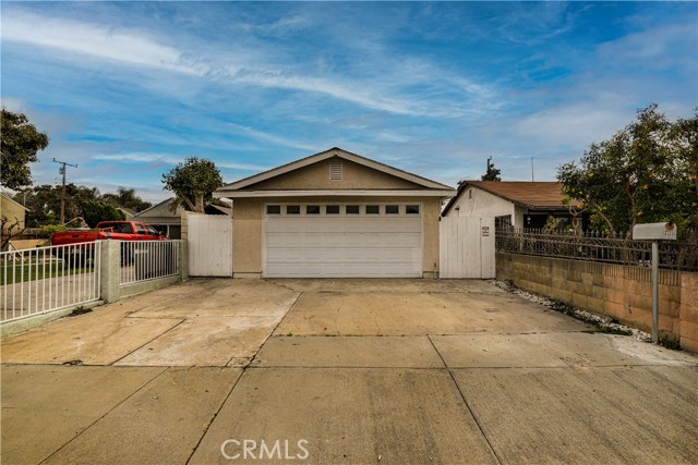 Detail Gallery Image 1 of 1 For 12316 211th St, Hawaiian Gardens,  CA 90716 - 2 Beds | 2 Baths