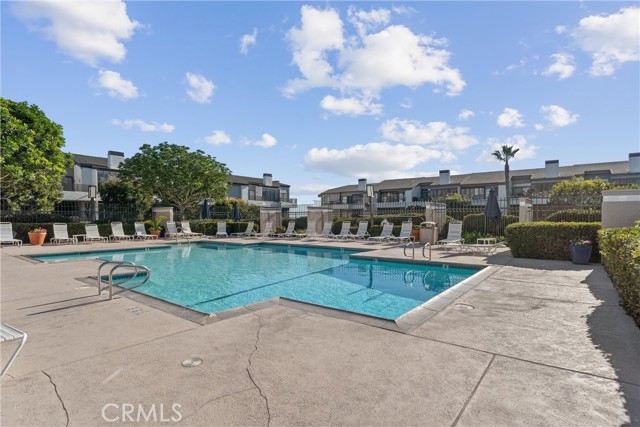 Detail Gallery Image 38 of 40 For 260 Cagney Ln #205,  Newport Beach,  CA 92663 - 2 Beds | 1 Baths