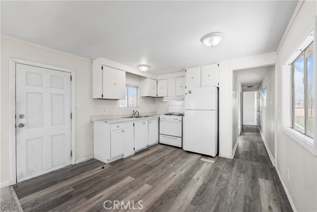 Detail Gallery Image 11 of 29 For 2013 Windharp, Rosamond,  CA 93560 - 2 Beds | 1 Baths