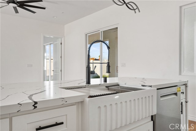 Detail Gallery Image 15 of 41 For 3714 Brave Ave, Bakersfield,  CA 93304 - 3 Beds | 2 Baths