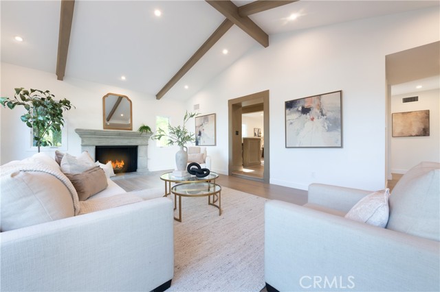 Detail Gallery Image 7 of 45 For 17153 Adlon Rd, Encino,  CA 91436 - 5 Beds | 5/1 Baths