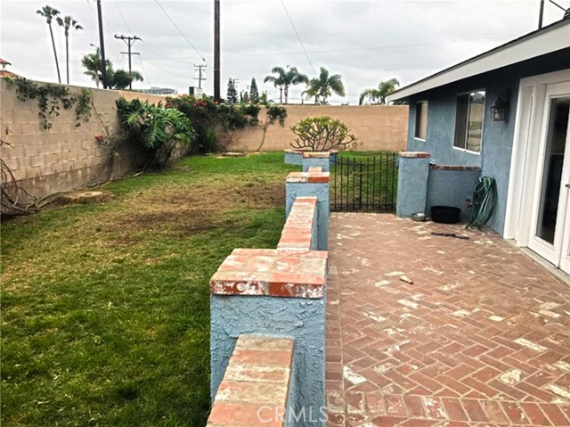 Detail Gallery Image 14 of 15 For 20011 Shorewood, Huntington Beach,  CA 92646 - 4 Beds | 2 Baths