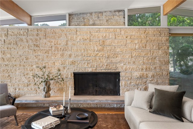 Detail Gallery Image 8 of 42 For 3511 Stonehill Pl, Sherman Oaks,  CA 91423 - 5 Beds | 3 Baths