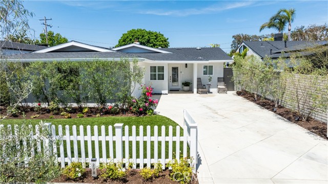 270 Cecil Place, Costa Mesa CA: https://media.crmls.org/medias/b1dc50eb-08a3-4d7f-9c4c-9680d5283196.jpg