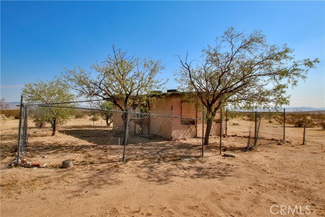 Detail Gallery Image 8 of 45 For 62105 Moon Dr, Joshua Tree,  CA 92252 - 1 Beds | 2 Baths