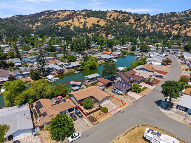 12855 Island Circle, Clearlake Oaks CA: https://media.crmls.org/medias/b1ddad0a-8ef3-45c3-aa74-77e1721be79c.jpg