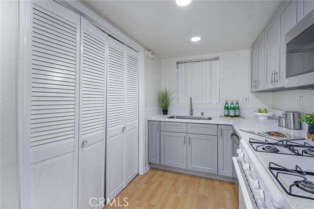 Detail Gallery Image 16 of 37 For 618 N Howard St #105,  Glendale,  CA 91206 - 2 Beds | 2 Baths