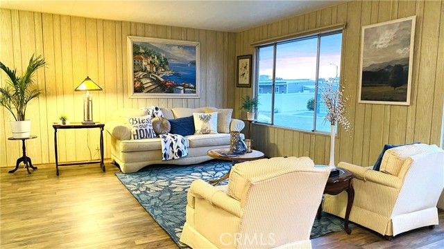 720 Santo Tomas Drive, Hemet CA: https://media.crmls.org/medias/b1ddf4ec-ee29-4a2f-bd0a-5f5944b9b3dd.jpg