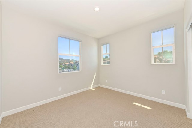 1138 Delpy View Point, Vista CA: https://media.crmls.org/medias/b1de390c-2250-4795-b39f-a173a56f1fe4.jpg