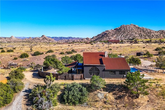Detail Gallery Image 3 of 64 For 5145 Curtis Rd, Pioneertown,  CA 92268 - 2 Beds | 3 Baths