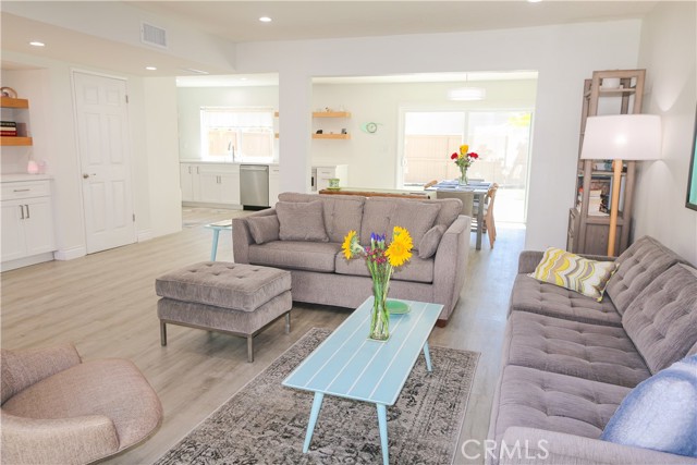 Detail Gallery Image 9 of 25 For 19742 Oceanaire Cir, Huntington Beach,  CA 92648 - 3 Beds | 2/1 Baths