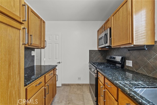 Detail Gallery Image 10 of 28 For 8440 Oakdale Ave, Winnetka,  CA 91306 - 3 Beds | 1/1 Baths