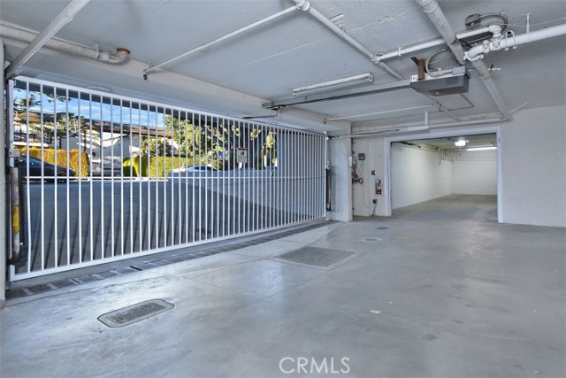 13030 Moorpark Street # 1, Studio City (los Angeles), California 91604, 2 Bedrooms Bedrooms, ,1 BathroomBathrooms,Residential Lease,For Rent,13030 Moorpark Street # 1,CRSR24234423