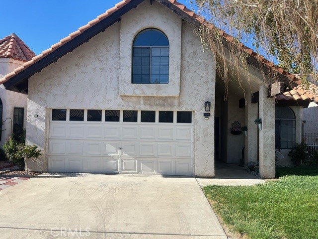 Detail Gallery Image 1 of 10 For 19246 Pine Way, Apple Valley,  CA 92308 - 2 Beds | 3 Baths