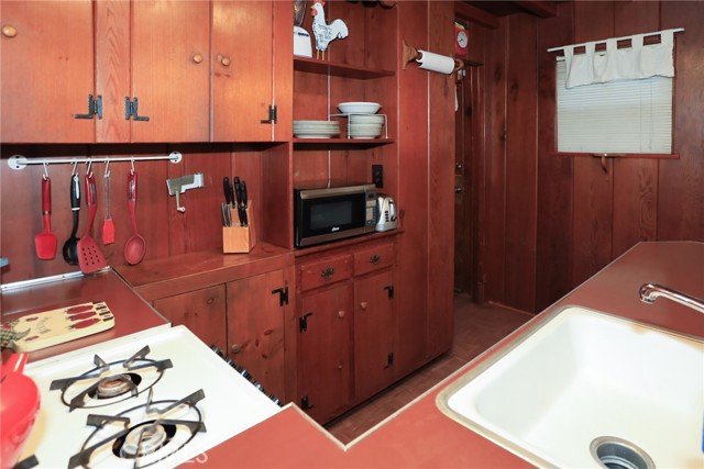 Detail Gallery Image 23 of 51 For 42690 Sonoma, Big Bear Lake,  CA 92315 - 2 Beds | 1/1 Baths