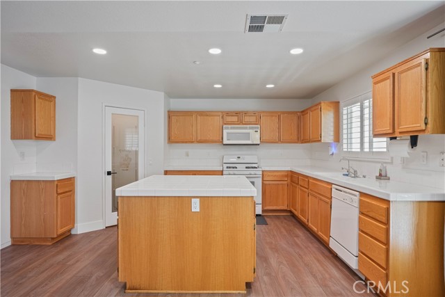 Detail Gallery Image 16 of 55 For 5831 Madison Ln, Fontana,  CA 92336 - 4 Beds | 2/1 Baths