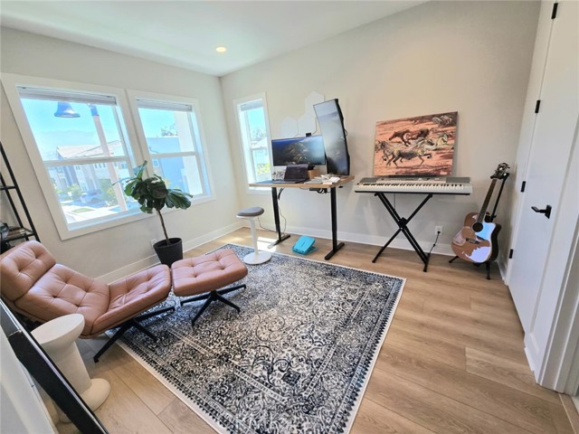 171 Bear Leaf Drive, Lake Forest CA: https://media.crmls.org/medias/b1dfcdb0-5efe-42e7-b32b-b812d42dcafd.jpg