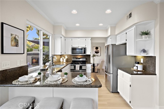 Detail Gallery Image 9 of 56 For 38 via Brida, Rancho Santa Margarita,  CA 92688 - 4 Beds | 2/1 Baths