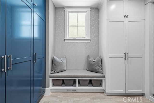 Image 17 of 62 For 910 28th Street