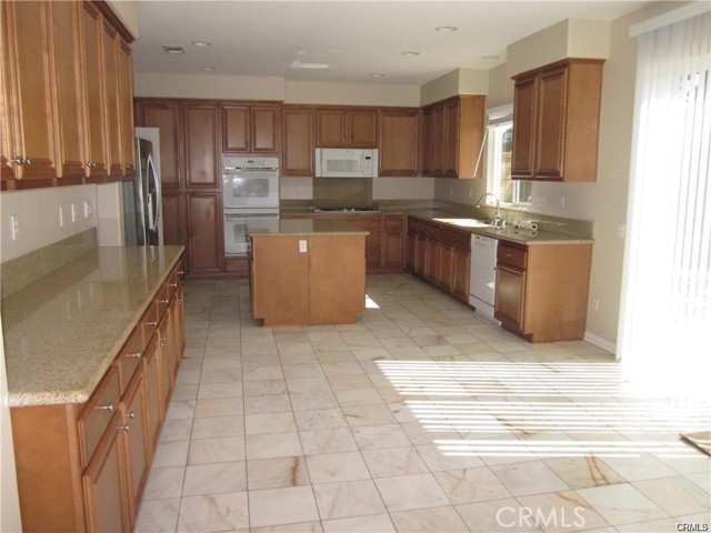 Detail Gallery Image 11 of 44 For 27086 Pumpkin St, Murrieta,  CA 92562 - 5 Beds | 3 Baths