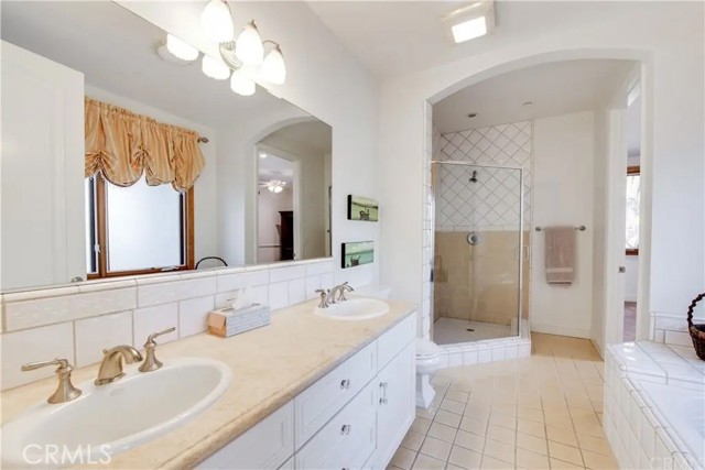 Detail Gallery Image 40 of 67 For 5230 Quakertown Ave, Woodland Hills,  CA 91364 - 5 Beds | 5 Baths