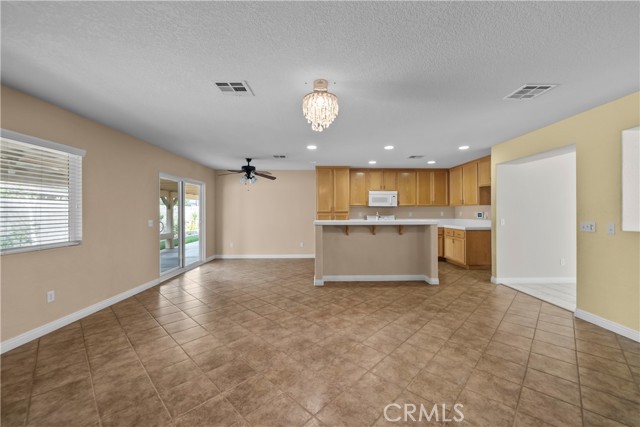 Detail Gallery Image 13 of 37 For 45541 Robinson Dr, Lancaster,  CA 93535 - 4 Beds | 2 Baths