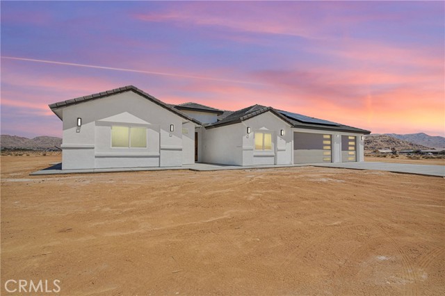 23420 Klickitat Avenue, Apple Valley CA: https://media.crmls.org/medias/b1e49af3-3b57-4467-a5b6-cc2598020e7d.jpg