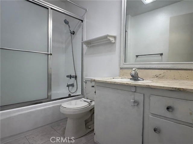 Detail Gallery Image 11 of 32 For 18619 Collins #F29,  Tarzana,  CA 91356 - 2 Beds | 2 Baths