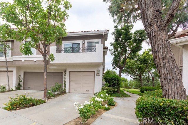 1033 S Dewcrest Drive, Anaheim CA: https://media.crmls.org/medias/b1e630e2-e057-4002-8328-0a7412d2551b.jpg