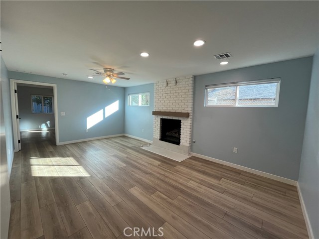 Detail Gallery Image 21 of 33 For 5108 Serrania, Woodland Hills,  CA 91364 - 2 Beds | 3 Baths