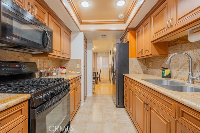 Detail Gallery Image 15 of 37 For 330 Burchett St #206,  Glendale,  CA 91203 - 3 Beds | 2 Baths