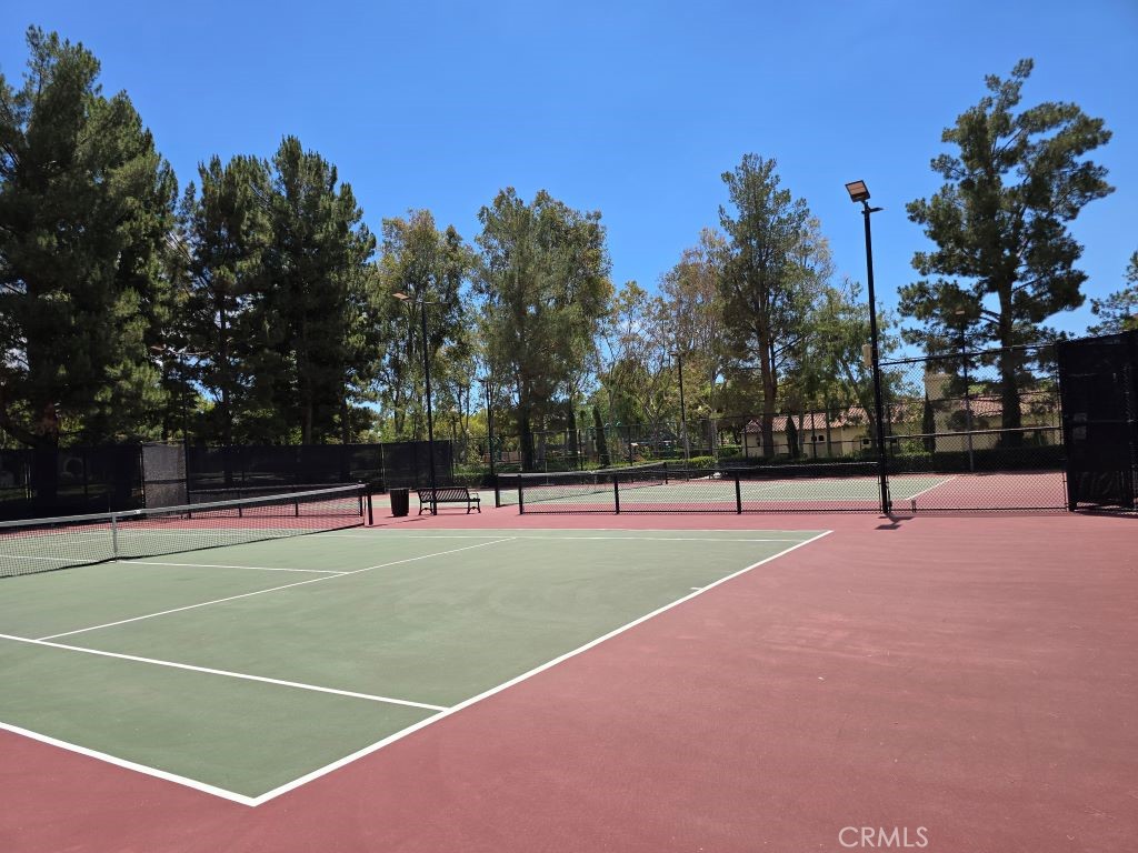https://media.crmls.org/medias/b1e97012-75f6-4bb8-9cf4-61c1195290c6.jpg?preset=X-Large