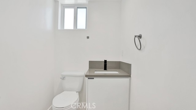 Detail Gallery Image 15 of 39 For 1215 N. Kingsley Dr #1215 1/2,  Los Angeles,  CA 90029 - 4 Beds | 4/1 Baths