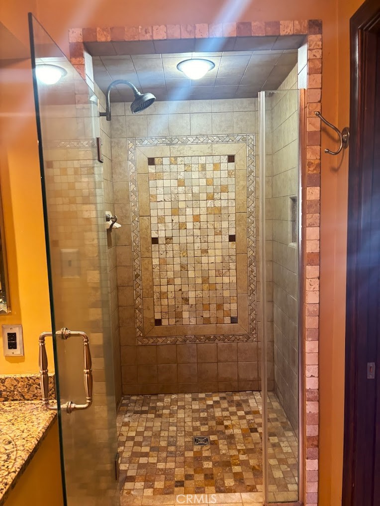 https://media.crmls.org/medias/b1e9e8d3-ba20-4d11-80ab-c196cf7f7904.jpg?preset=X-Large