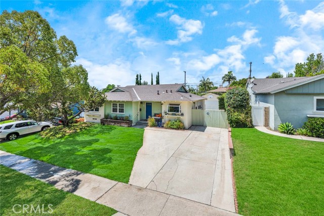 1119 N Lincoln Avenue, Fullerton CA: https://media.crmls.org/medias/b1eac848-d5d9-43d6-8a67-9b0c55743df9.jpg