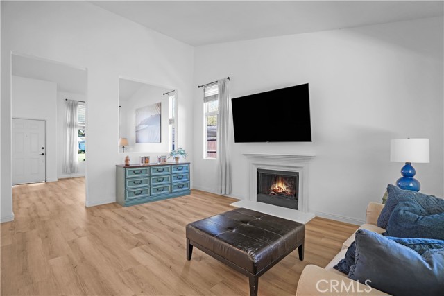 Detail Gallery Image 5 of 26 For 1480 Floral Park St, Corona,  CA 92881 - 3 Beds | 2 Baths