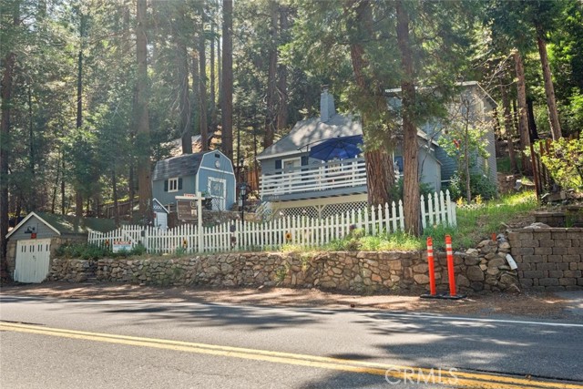 27048 State Highway 189, Blue Jay CA: https://media.crmls.org/medias/b1ec30a0-5248-4075-8f25-9c7c5f476af9.jpg