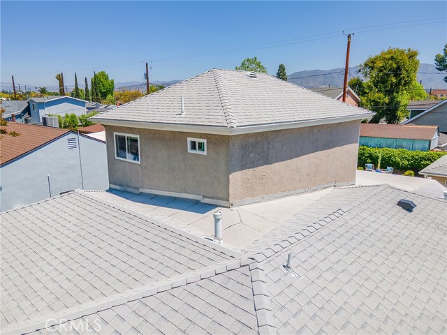 1234 N Pass Avenue, Burbank CA: https://media.crmls.org/medias/b1ec62d6-2286-49c1-af83-0dc4da440ddc.jpg