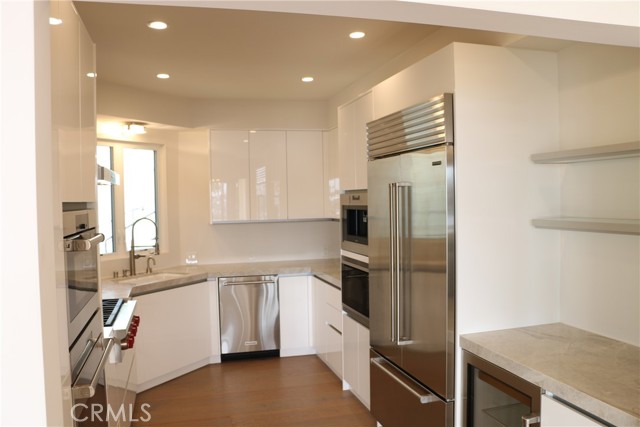 Detail Gallery Image 10 of 15 For 1215 Bayside Drive #103,  Corona Del Mar,  CA 92625 - 2 Beds | 2 Baths