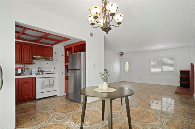 Detail Gallery Image 15 of 44 For 2455 Saint Elmo Dr, San Bernardino,  CA 92410 - 3 Beds | 2 Baths
