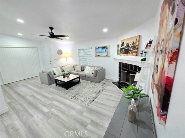 Detail Gallery Image 13 of 55 For 21851 Newland St. #299,  Huntington Beach,  CA 92646 - 3 Beds | 2 Baths