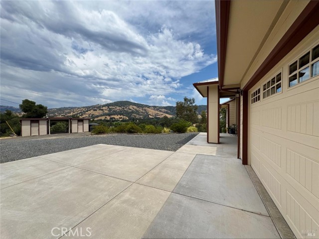1910 Foothill Drive, Redwood Valley CA: https://media.crmls.org/medias/b1ed3cc2-1063-481d-8b54-e6bd9370b8c9.jpg