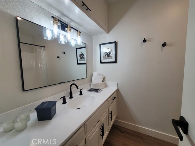 Detail Gallery Image 12 of 21 For 200 Mcneil Ln #210,  Newport Beach,  CA 92663 - 2 Beds | 2 Baths