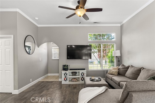 Detail Gallery Image 5 of 29 For 1052 Windsor Way, Chico,  CA 95926 - 3 Beds | 2 Baths
