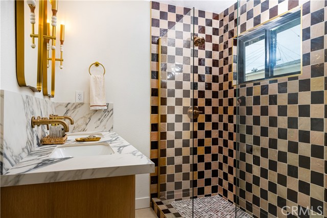 Detail Gallery Image 14 of 30 For 204 E 211th St, Carson,  CA 90745 - 4 Beds | 2 Baths