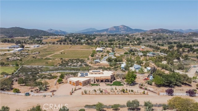 35155 Sawh Court, Sage CA: https://media.crmls.org/medias/b1efa8ac-f2f2-4675-974f-2e09e91197a7.jpg