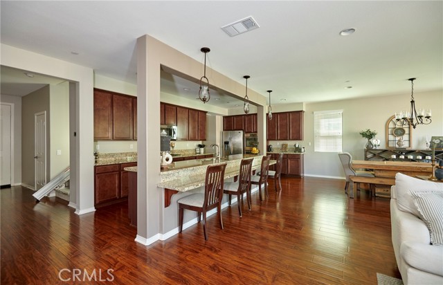 Detail Gallery Image 8 of 66 For 4049 Running Oak Ln, San Bernardino,  CA 92407 - 7 Beds | 3/1 Baths