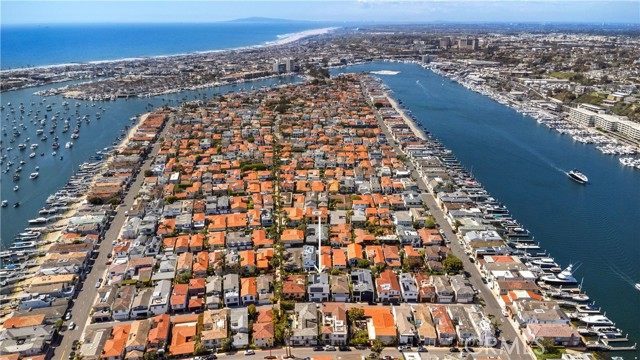 203 Via Ravenna, Newport Beach CA: https://media.crmls.org/medias/b1f06e52-99fd-4c7f-b14b-b36ef5399186.jpg